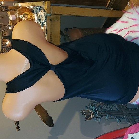 Bebe silk beaded t back fancy top XS EUC - Picture 6 of 8